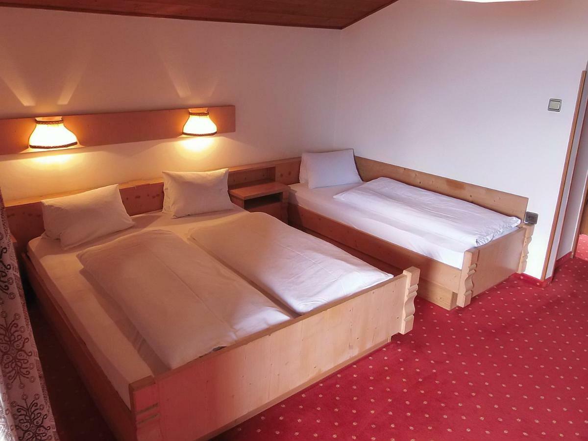 Garni Runggner Traubenhof Hotel Termeno Eksteriør billede