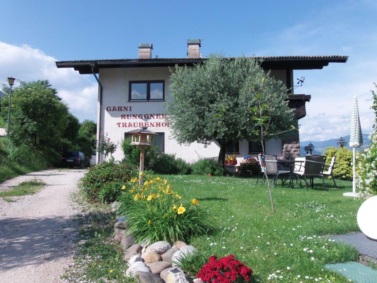 Garni Runggner Traubenhof Hotel Termeno Eksteriør billede