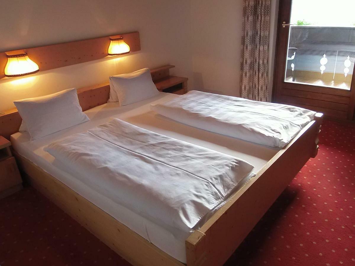 Garni Runggner Traubenhof Hotel Termeno Eksteriør billede
