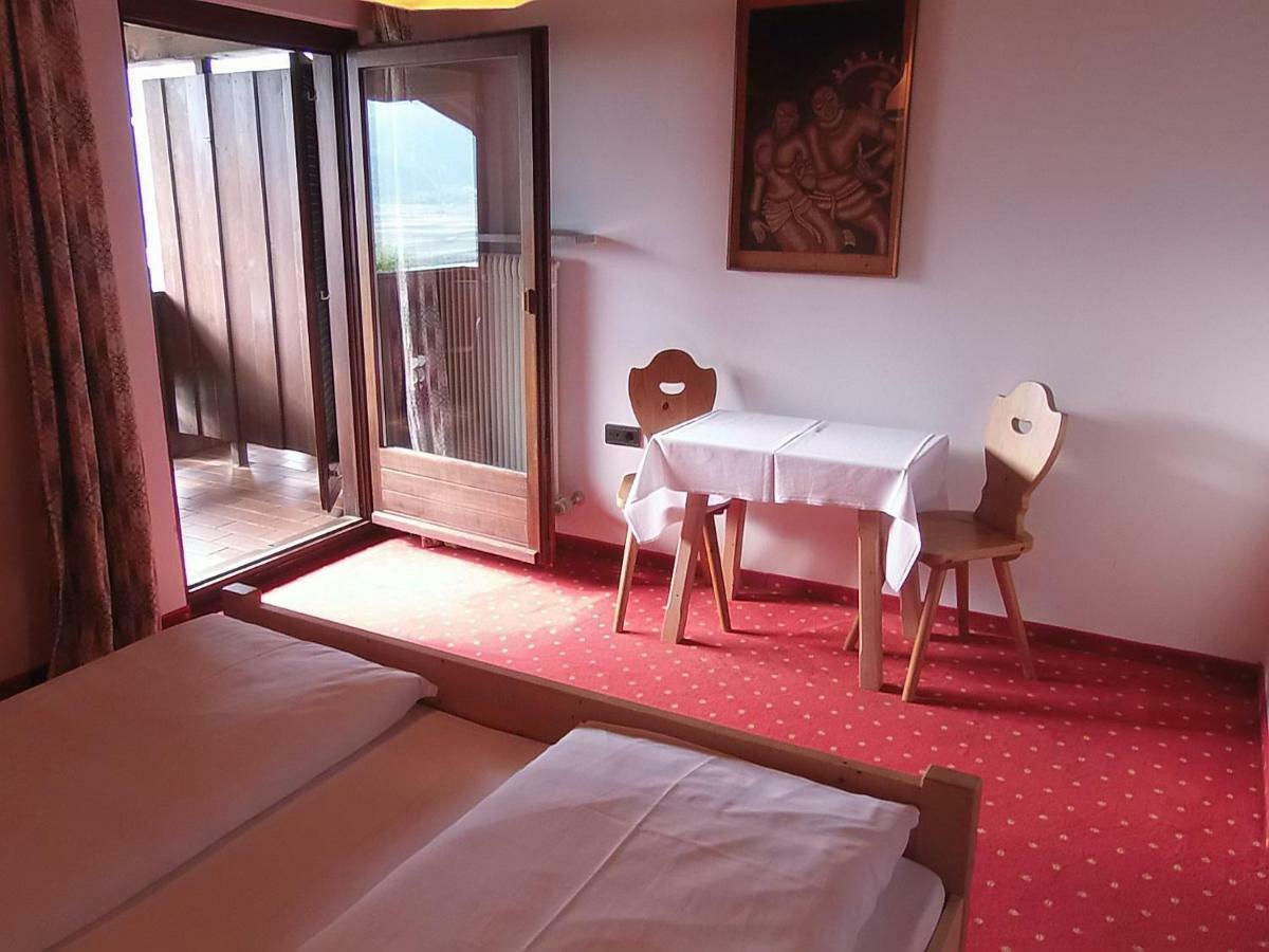Garni Runggner Traubenhof Hotel Termeno Eksteriør billede